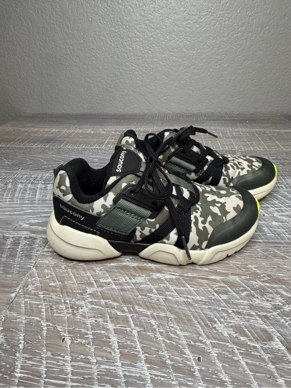 Saucony Kids Camouflage Sneakers in Green, Black & White